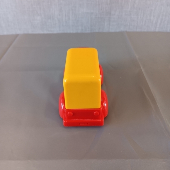 Vintage 1993 Wendy's restaurant Kids Meal Red And Yellow Toy Truck Advertising - Picture 4 of 7